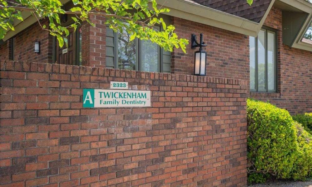 exterior of twickenham family dentistry | hunstville al dentist